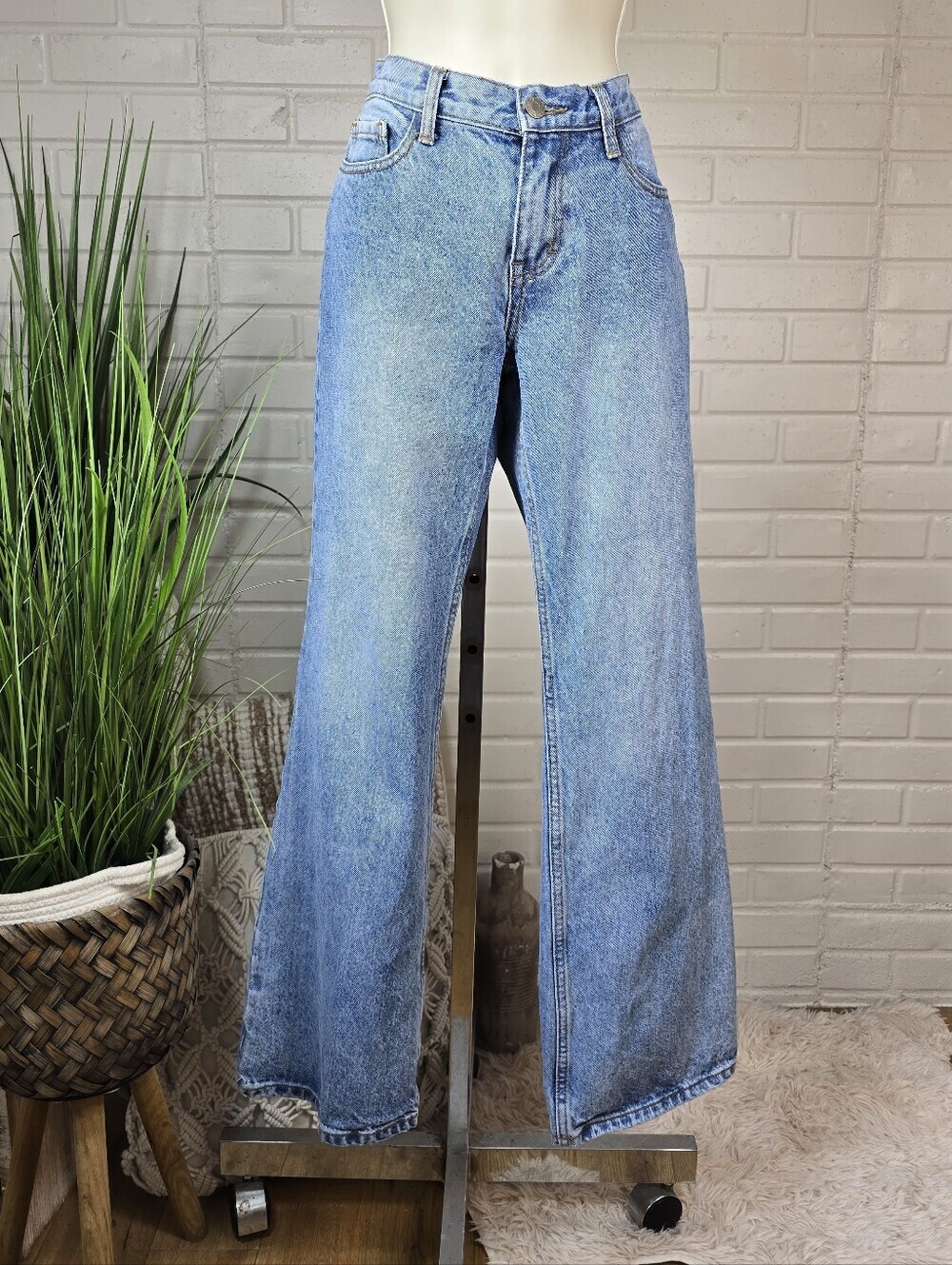 John Galt Low Rise  Light Wash Flare Jeans Size Small